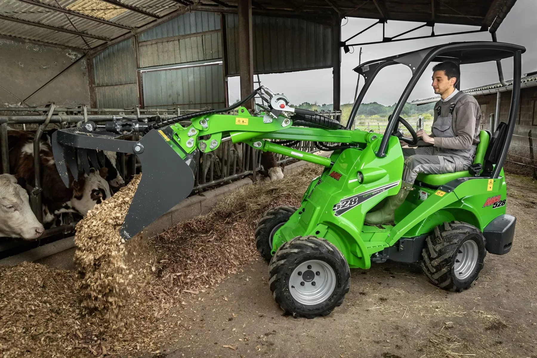 Chargeur articulé Avant 528
